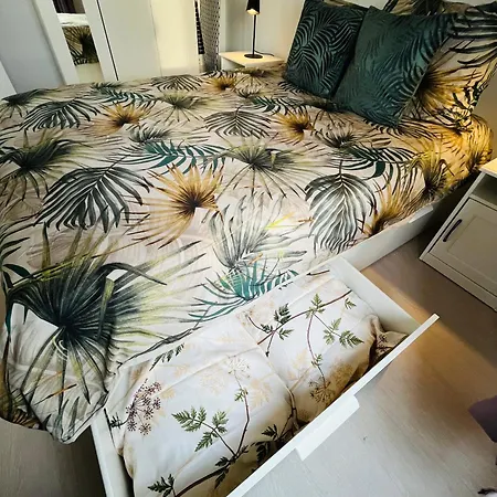 Bright Incl Workplace Near The Center *