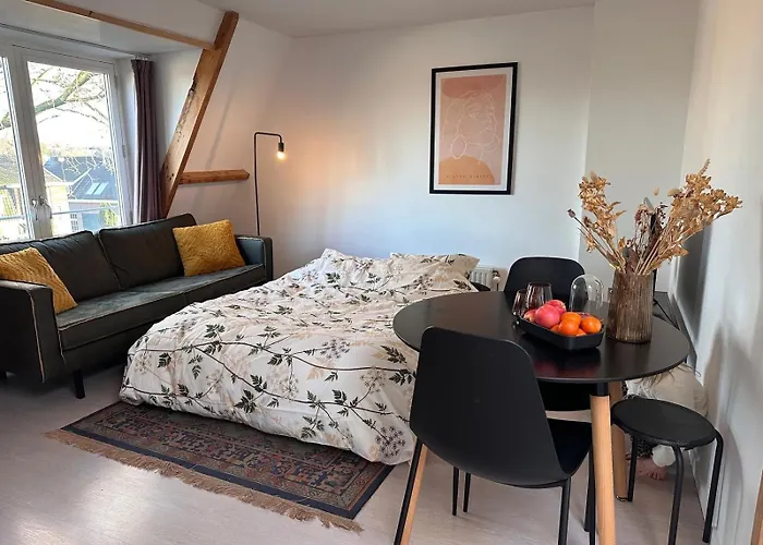 Bright Incl Workplace Near The Center Апартаменты