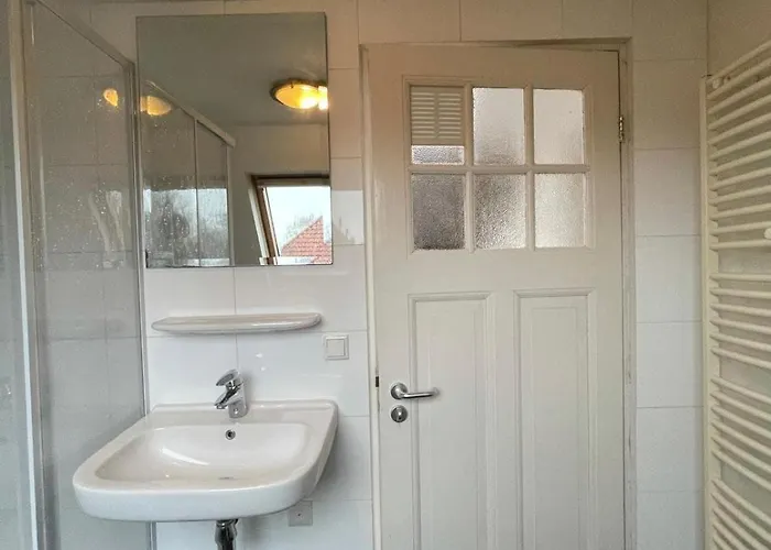 Апартаменты Bright Incl Workplace Near The Center Неймеген