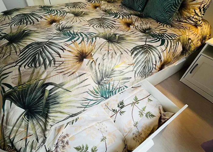 Bright Incl Workplace Near The Center *