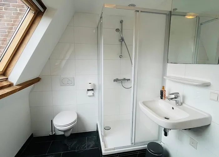 Bright Incl Workplace Near The Center *