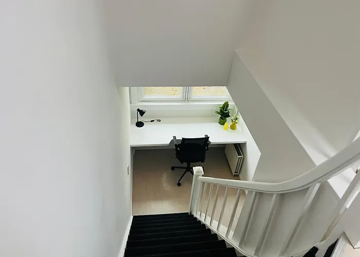 아파트 Bright Incl Workplace Near The Center *